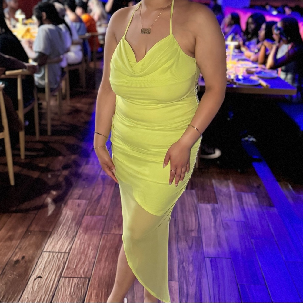 Elegant Yellow/Green Halter Dress
